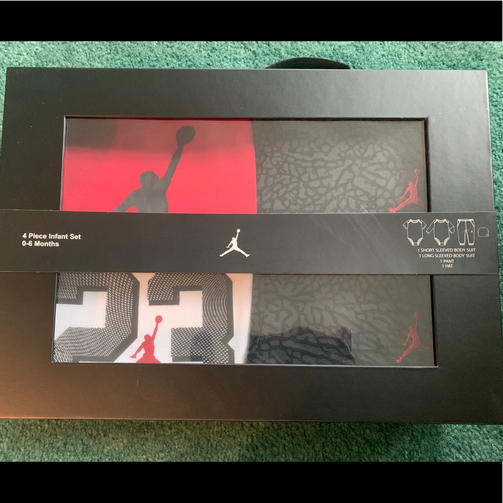 4 piece nike boy infant set